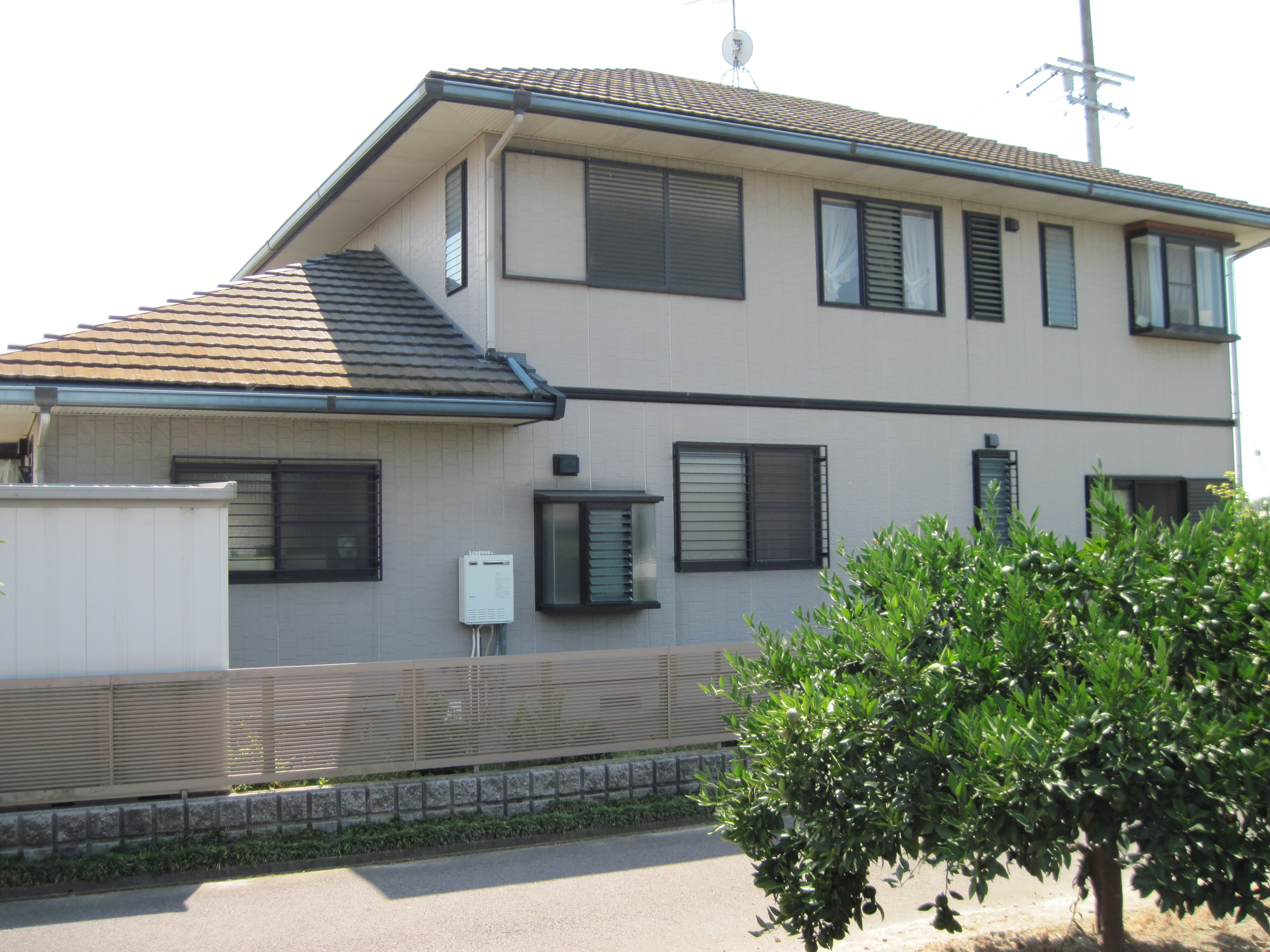 ペンキ塗り替え雨漏り補修名古屋日向建設施工前